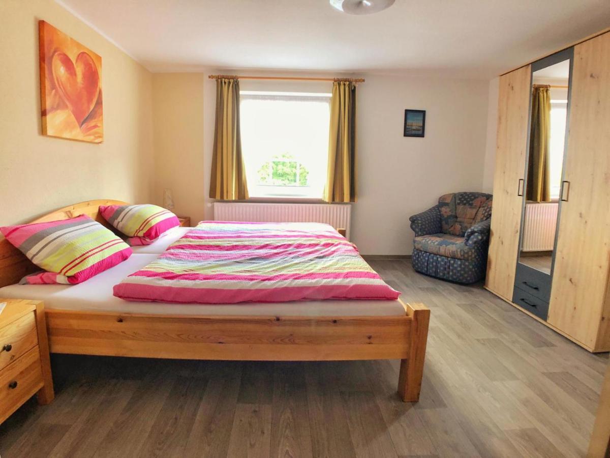 Ferienwohnung Zum Tannenwirt 메데바흐 외부 사진