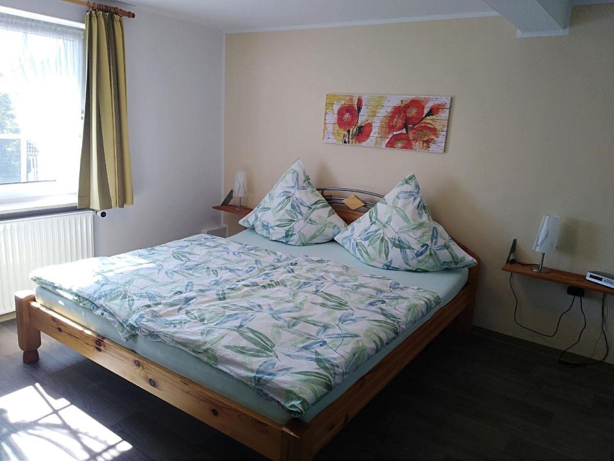 Ferienwohnung Zum Tannenwirt 메데바흐 외부 사진